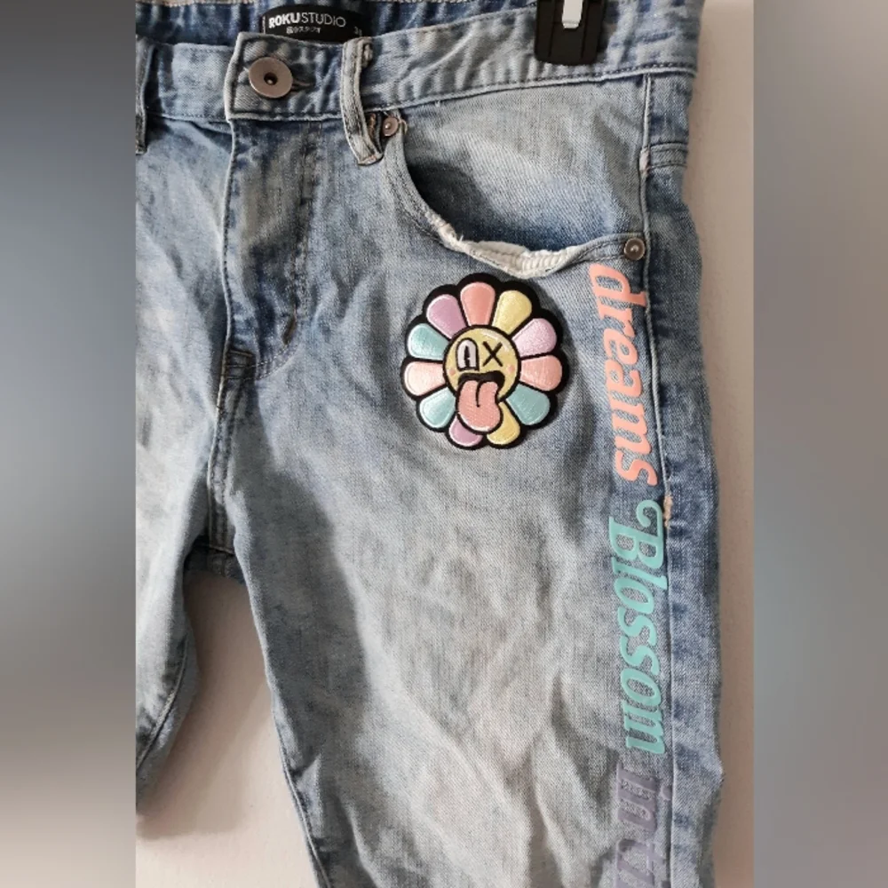 Roku Studio Dreams Blossom Jean Shorts